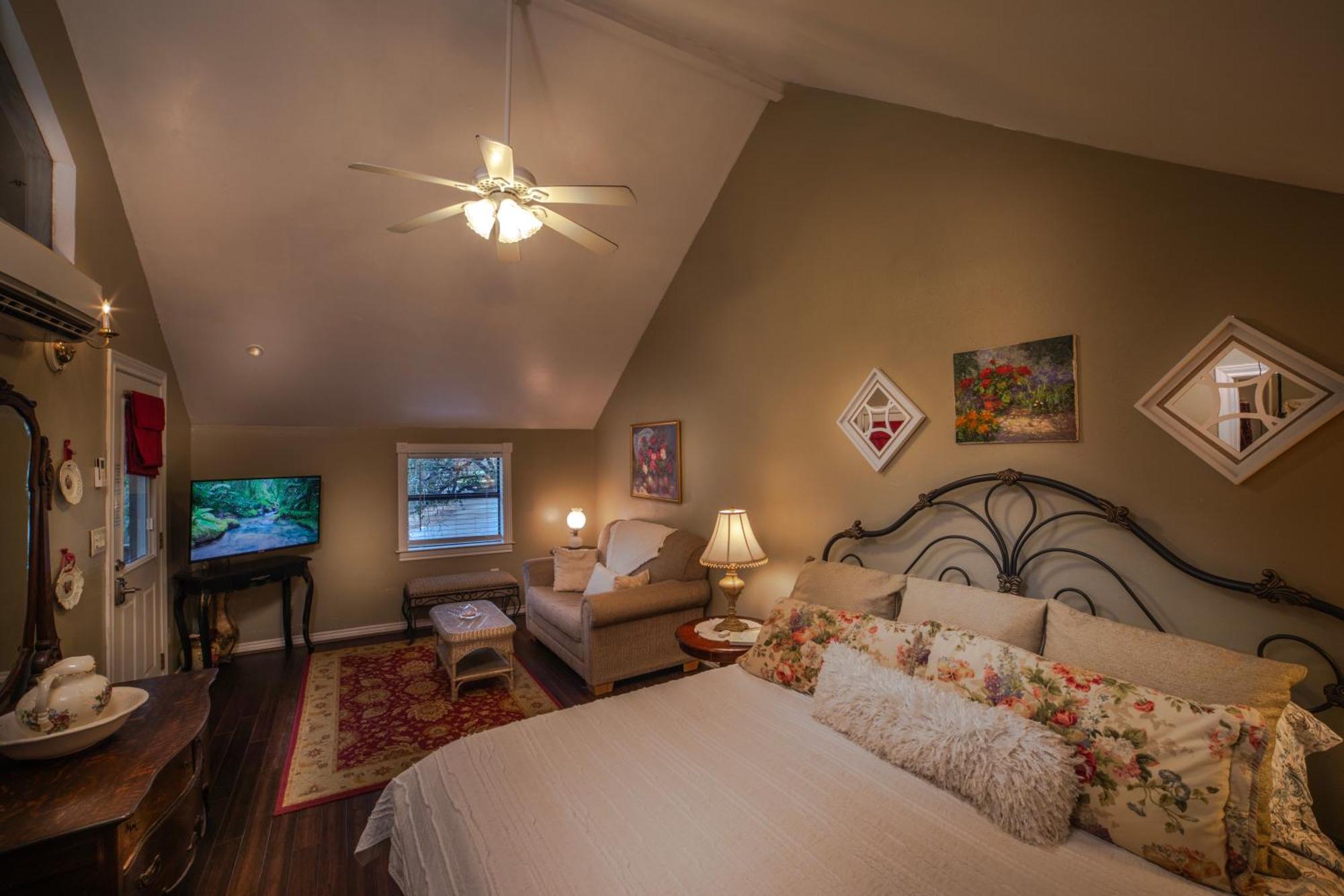 Bed And Breakfast On White Rock Creek Waco Exterior foto